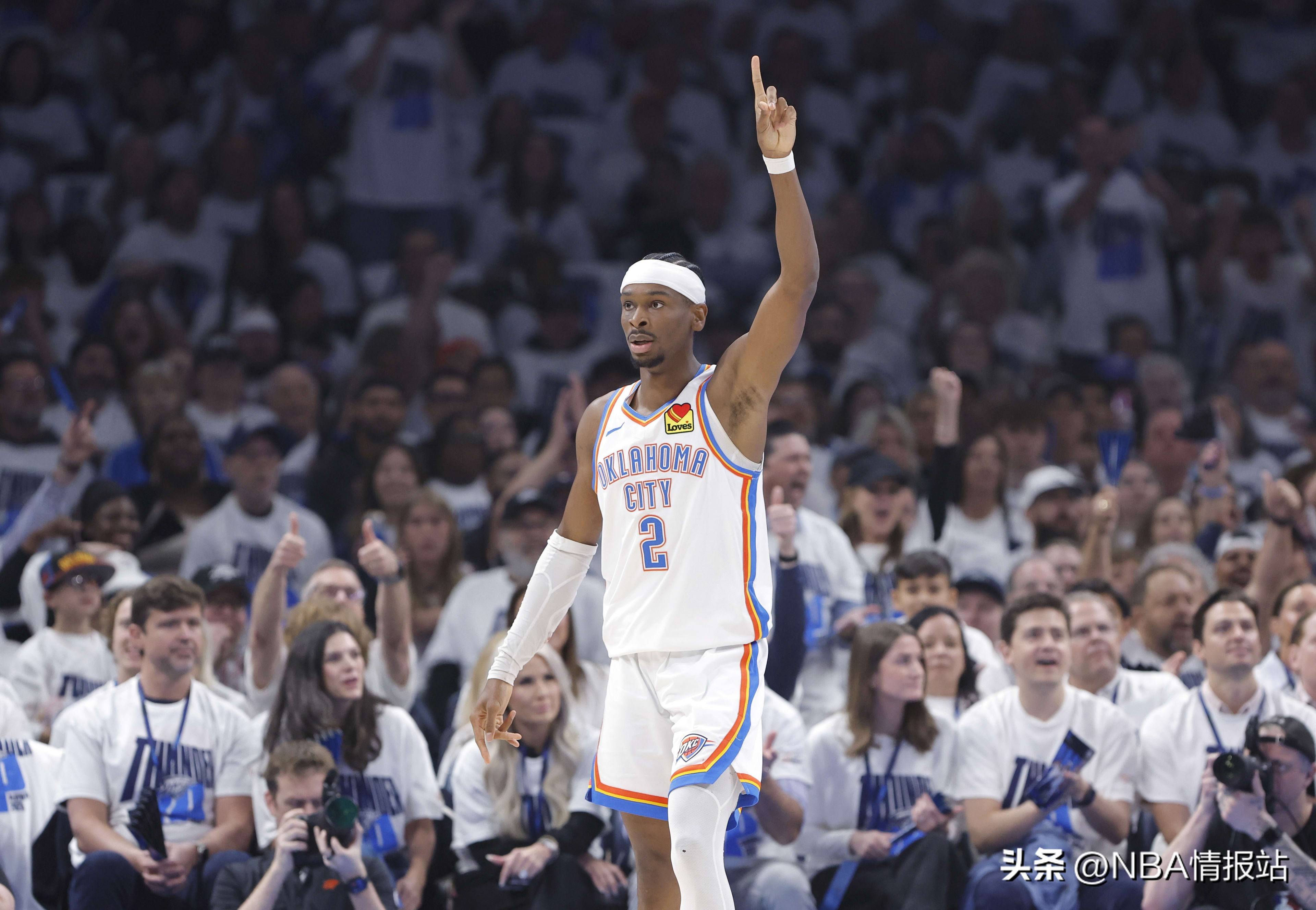 包含清晨塞维利亚调整名单以备NBA总决赛,官宣签约环节打磨,气氛紧张,球队文化再被提及的词条 包含清晨塞维利亚调整名单以备NBA总决赛,官宣签约环节打磨,气氛紧张,球队文化再被提及的词条